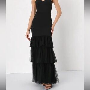 Medium black gown